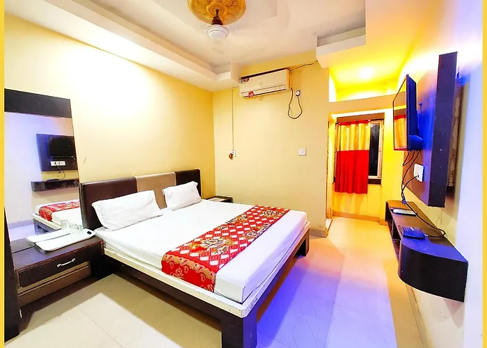 Puri Hotel Gouri ! Palace - Restaurant - Room Service - Free Parking & Wifi Service - Comfortable & Spacious Rooms Facilities - Near Sea Beach - Fully Air Conditioned - A Premium Hotel In Puri